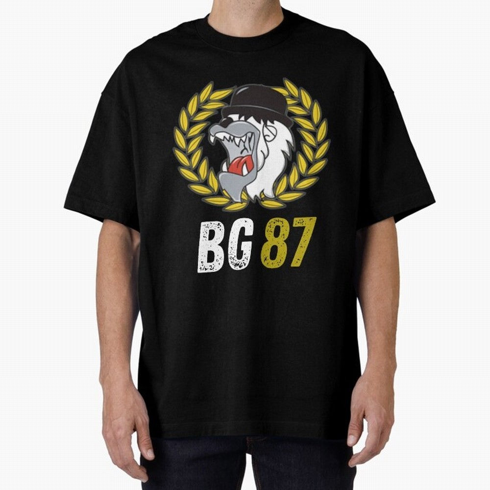 mala suerte 87 (hinchas del lyon) Camiseta esencial Oversized T-Shirt Celebrate National Team Dreams in Match Day Hype around FIFA World Cup 2026 USA Canada Mexico, CR7, France and Portugal, Match Day Excitement, Supporter Culture, Golden Goals and