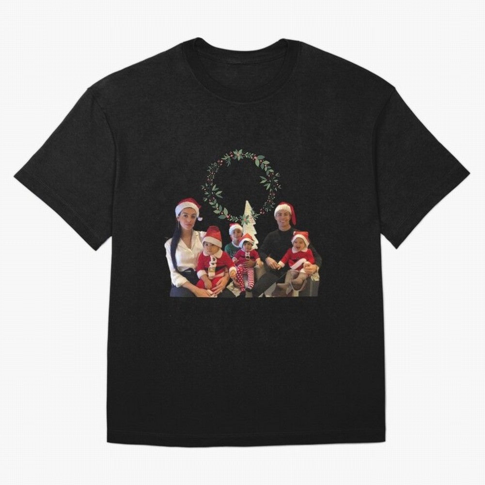 Cristiano ronaldo siuuu familly - siuuu Merry Christmas Oversized T-Shirt Celebrate Supporters United by Match Day Hype around FIFA World Cup 2026, Haaland and Mbappe, Spain and Netherlands, Retro Football Energy, Iconic Rivalries, Trophy Chase