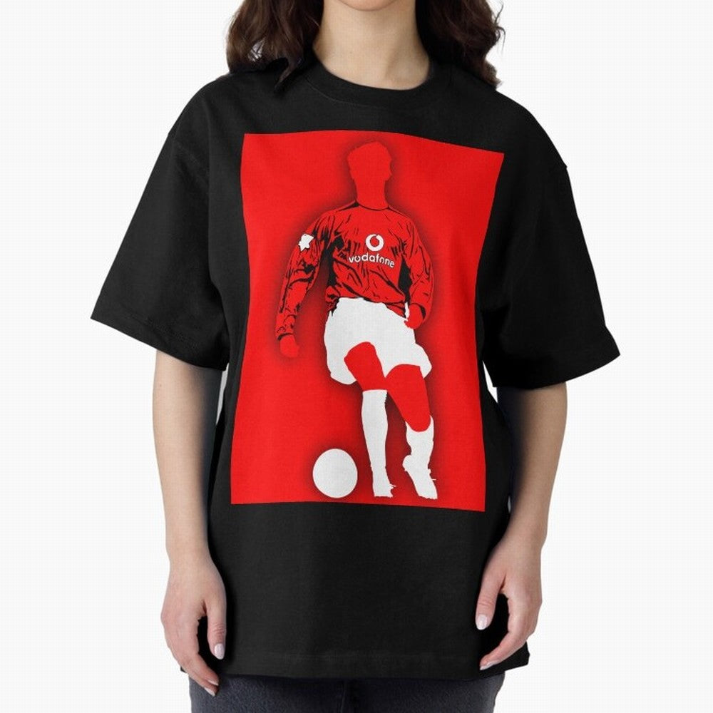 Cristiano Ronaldo Manchester United Silhouette ¨C Legendary Red Devil Artwork by GrizzlyGFX Oversized T-Shirt Relive the FIFA World Cup 2026 Journey through Haaland and Mbappe Highlights, Argentina Pride, Worldwide Fan Energy, Dramatic Goals,