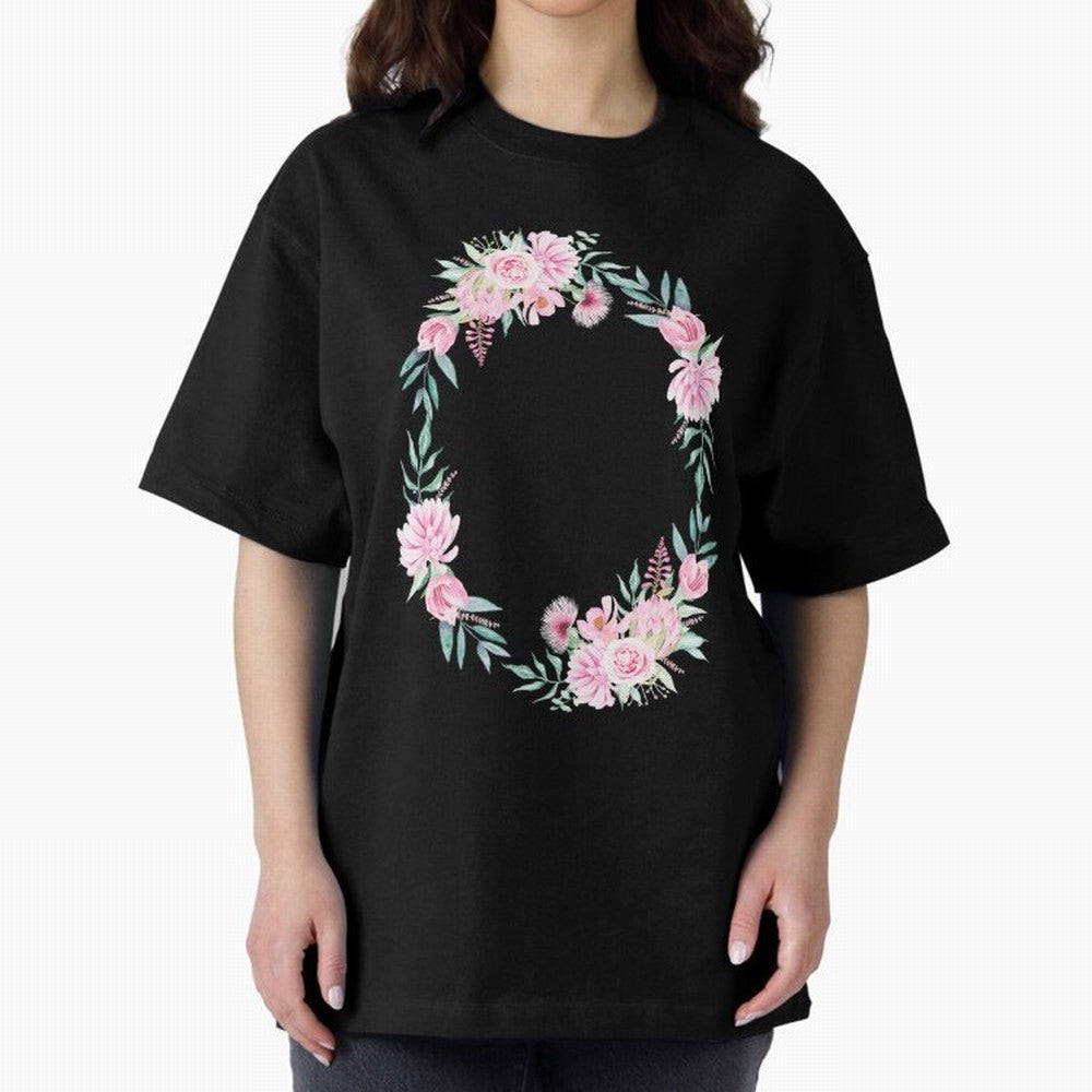 Proverbios 31:25 ¨C Est¨¢ vestida de fuerza y dignidad | Vers¨ªculo B¨ªblico Floral | Mujer de Fe Oversized T-Shirt Wear the Spirit of FIFA World Cup 2026 for Fans of Messi, CR7 and Mbappe and England, France and Netherlands, Bringing Tournament