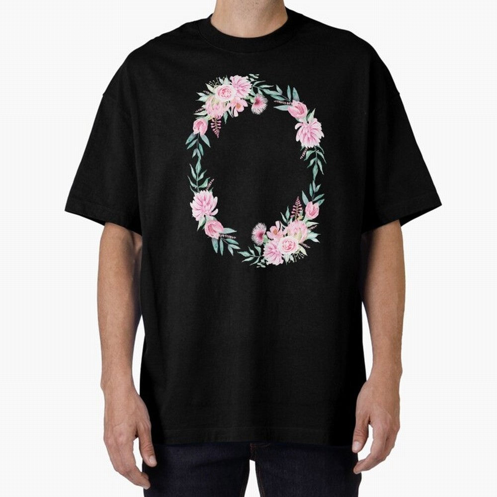 Proverbios 31:25 ¨C Est¨¢ vestida de fuerza y dignidad | Vers¨ªculo B¨ªblico Floral | Mujer de Fe Oversized T-Shirt Wear the Spirit of FIFA World Cup 2026 for Fans of Messi, CR7 and Mbappe and England, France and Netherlands, Bringing Tournament