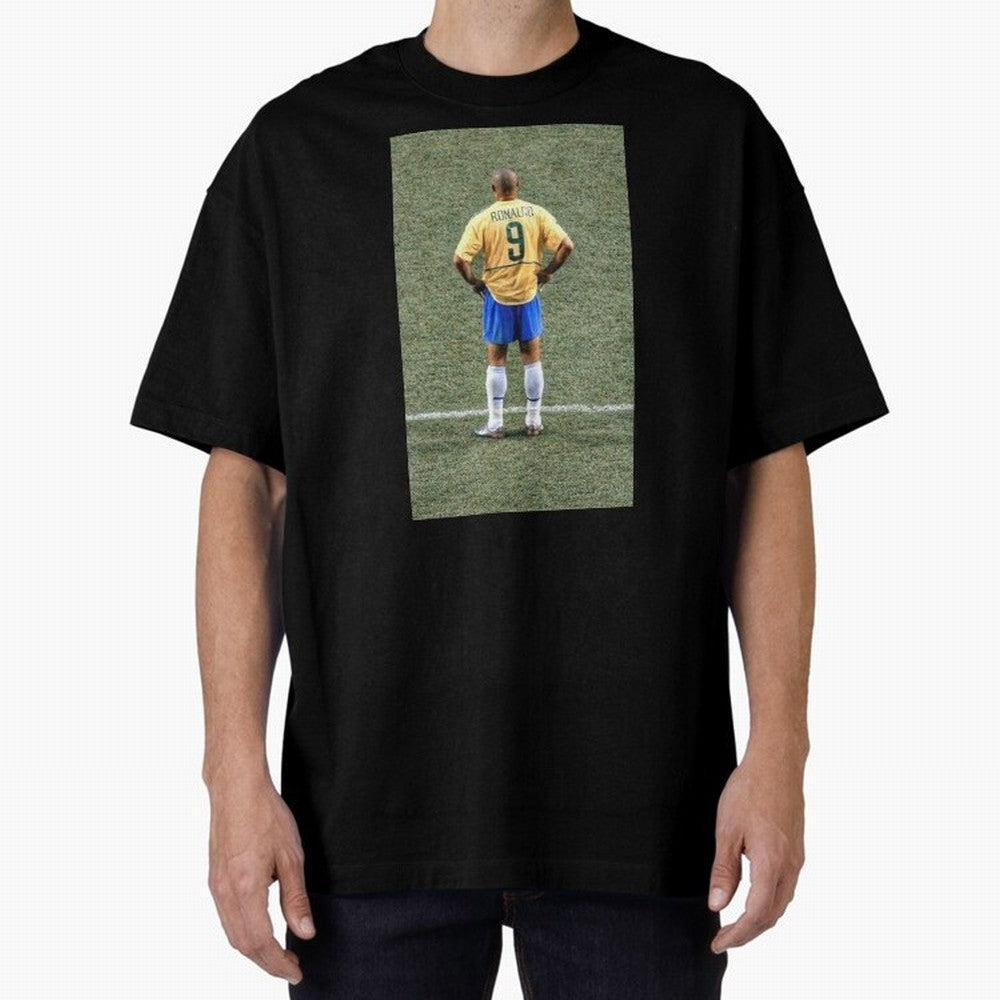 Illustration Ronaldo Luis Nazario de Lima Oversized T-Shirt Support Your Favorite Stars during FIFA World Cup 2026 for Fans of Cristiano Ronaldo and Netherlands, Bringing Sports Nostalgia, International Competition, Famous Players and Unforgettable