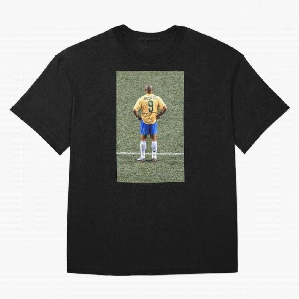 Illustration Ronaldo Luis Nazario de Lima Oversized T-Shirt Support Your Favorite Stars during FIFA World Cup 2026 for Fans of Cristiano Ronaldo and Netherlands, Bringing Sports Nostalgia, International Competition, Famous Players and Unforgettable