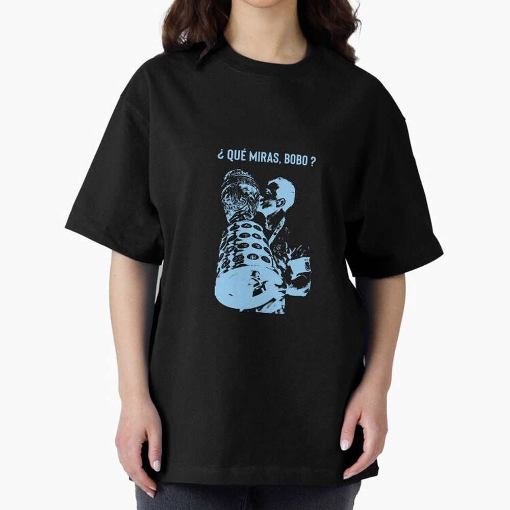 ?Que miras bobo? Oversized T-Shirt Relive the Noise and Pride of the FIFA World Cup 2026 USA Canada Mexico Journey through Neymar Highlights, England Pride, Match Day Excitement, Supporter Culture, Golden Goals and Global Football Passion; Made for